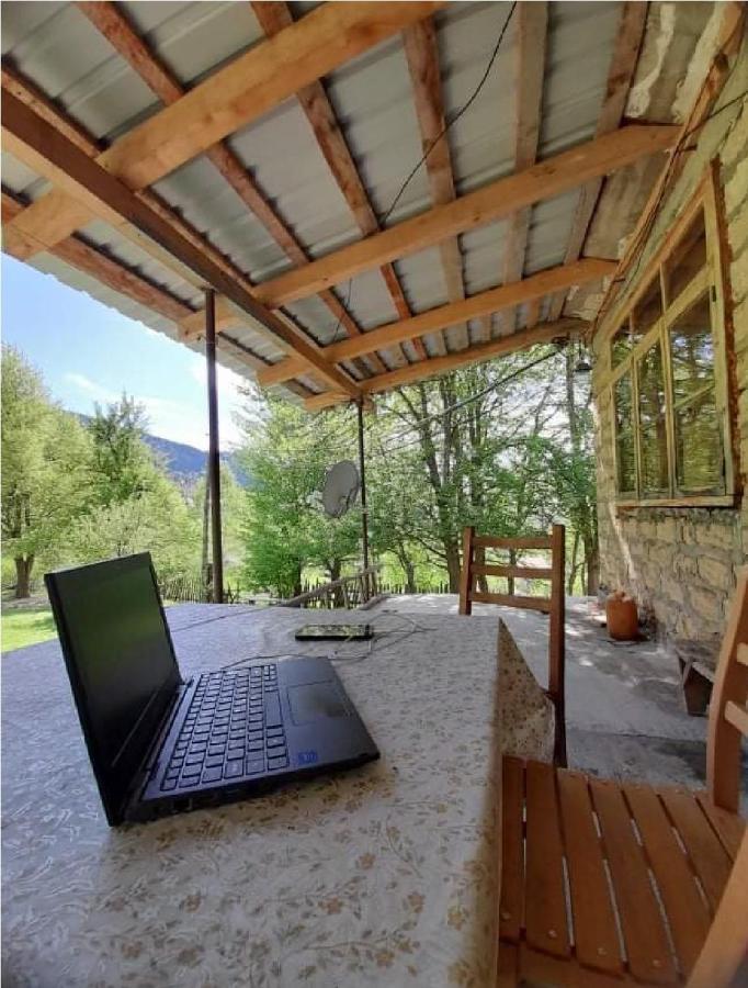Guest House Malkhaz Niguriani Zhabeshi ภายนอก รูปภาพ